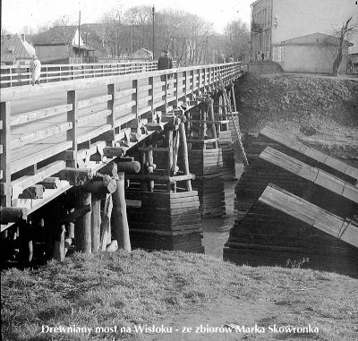 Drewniany most drogowy na Wisłoku, ze zbior&oacute;w Marka Skowronka